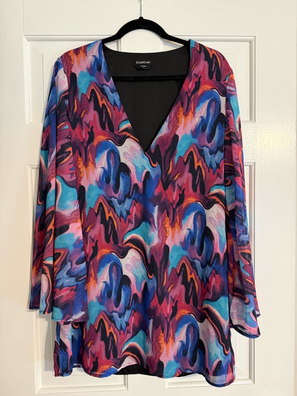bebe Multicolor V-Neck Tunic Top - Pink, Blue & Purple Wave Print